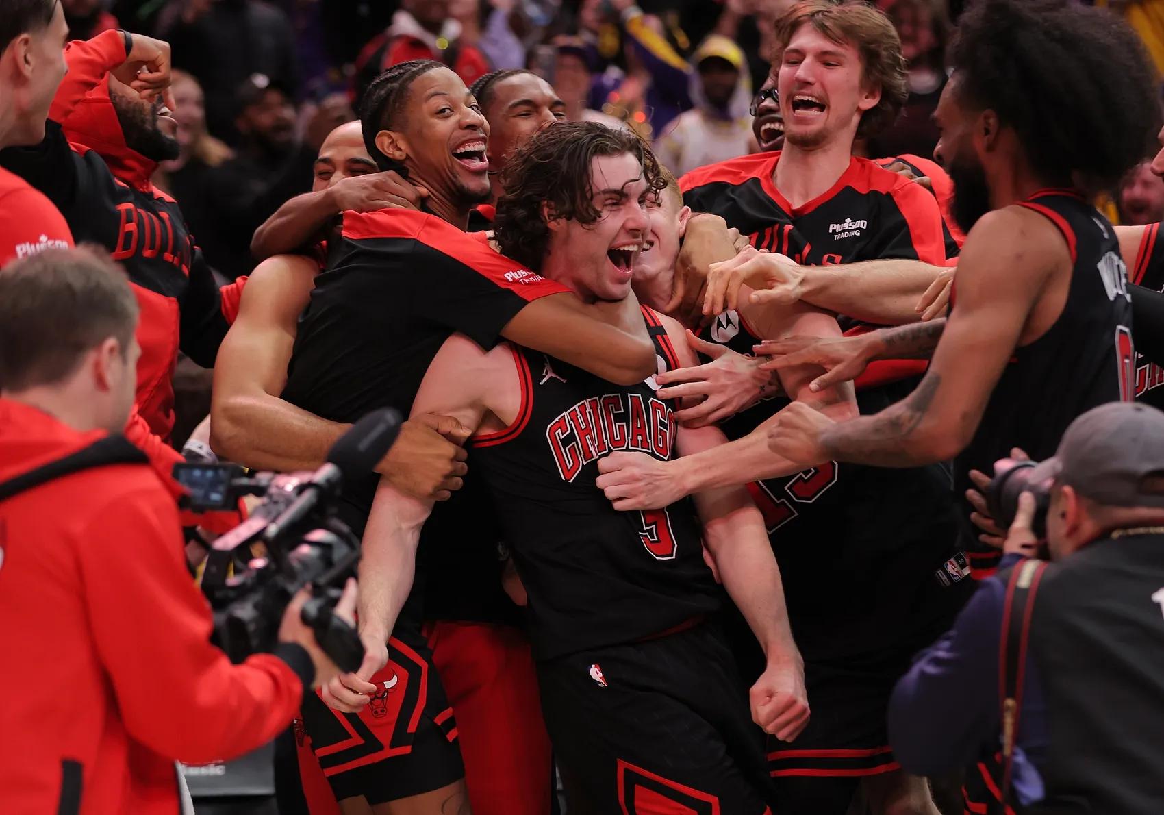 爱游戏-湖人关键时刻救险，巴黎力保胜局拿下系列赛