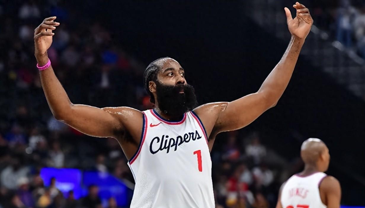 爱游戏官方入口-马龙在比赛中受伤退赛，哈登主帅表示担忧！